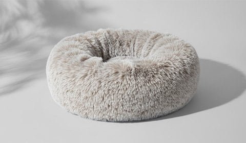 Calming donut pet bed